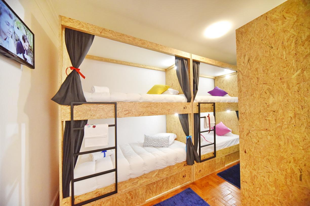 Tuk Tuk Hostel リスボン エクステリア 写真