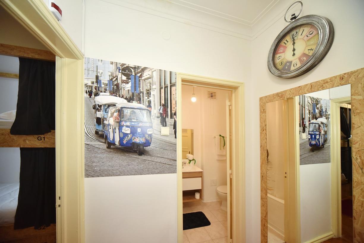 Tuk Tuk Hostel リスボン エクステリア 写真